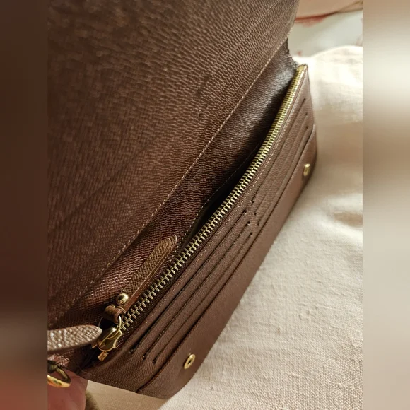SOLD✨️Authentic✨️Louis Vuitton  Monogram Insolite Wallet - Picture 13 of 16